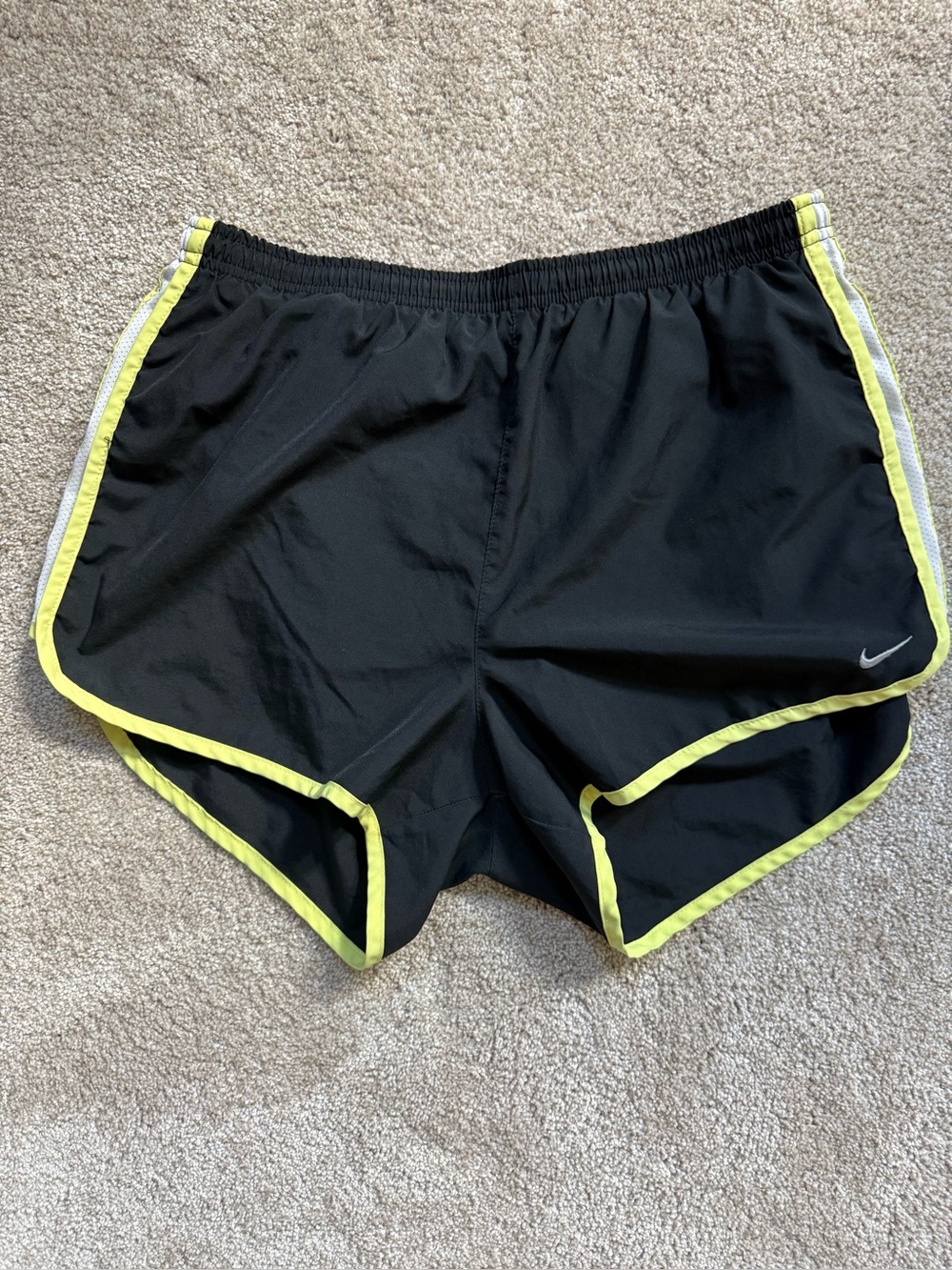 NIKE DryFit Women’s size Medium, EUC